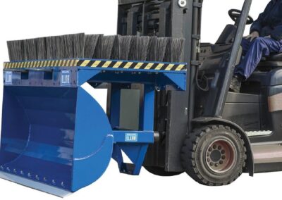 Szczotka z lemieszem na wozku web